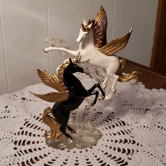 Hamilton Collection "Love Soars Eternal" from Wings of Love Collection - Picture 1 of 8